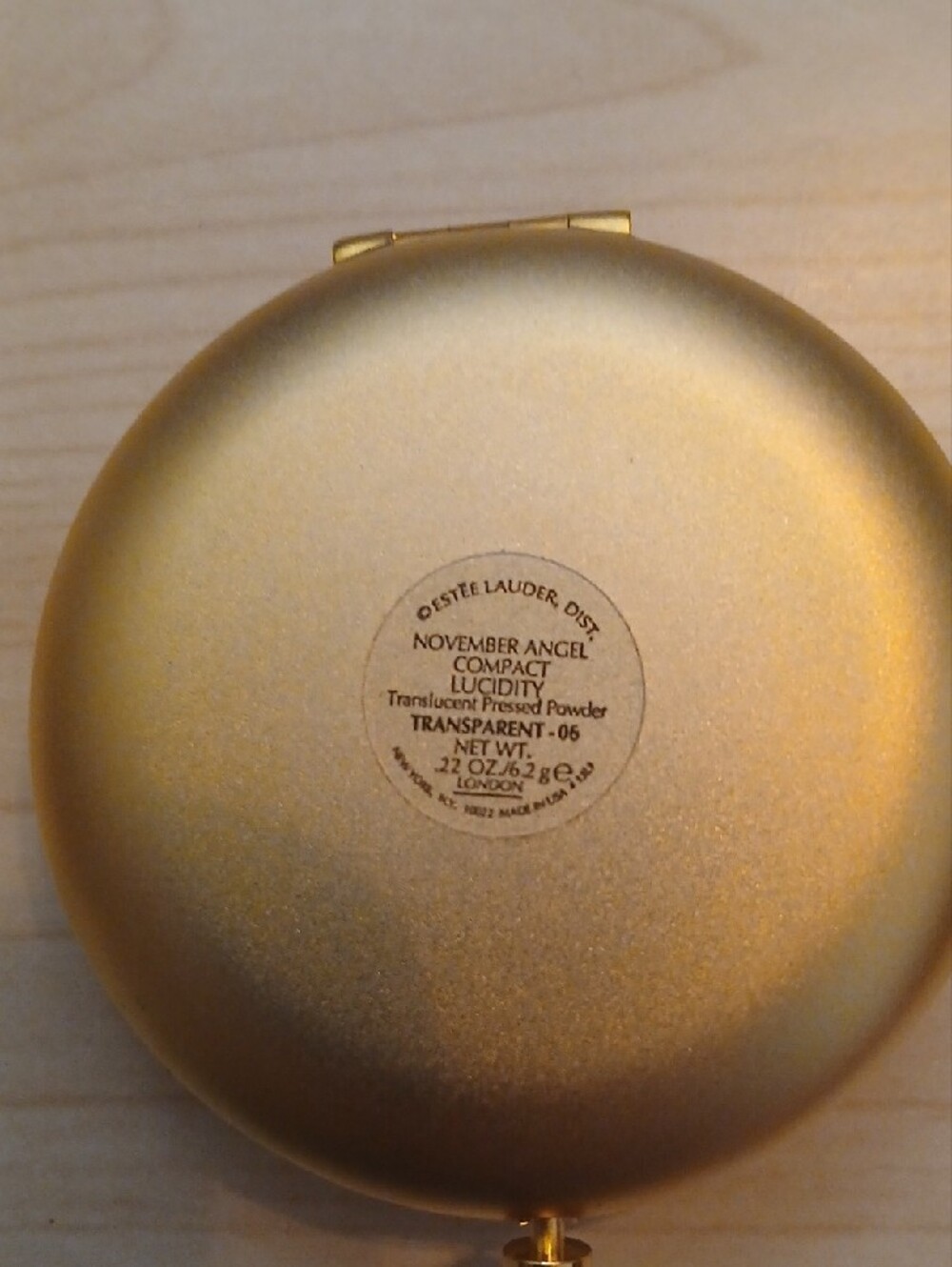 Estee Lauder November Angel Compact - Picture 2 of 5